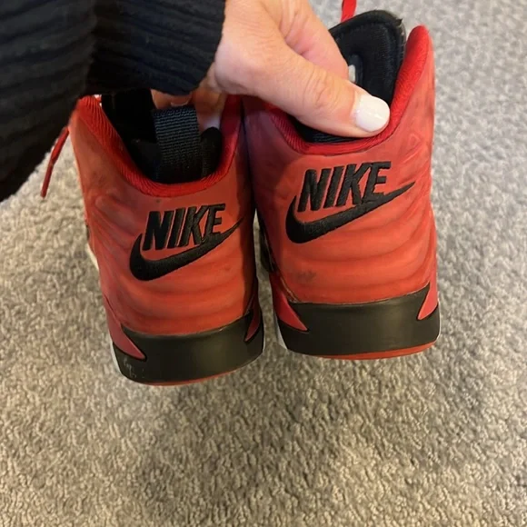 Jordan Red and Black High-Top Sneakers with Mesh Design - Picture 4 of 5